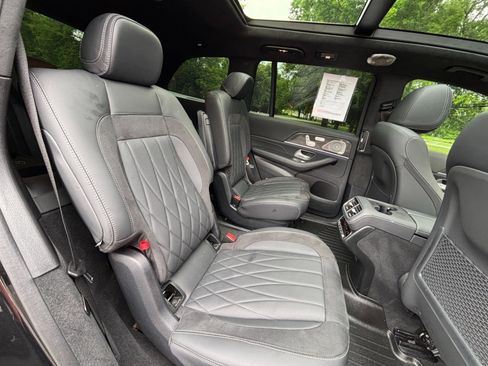 Used 2025 Mercedes-Benz GLS 63 AMG 4MATIC image 22