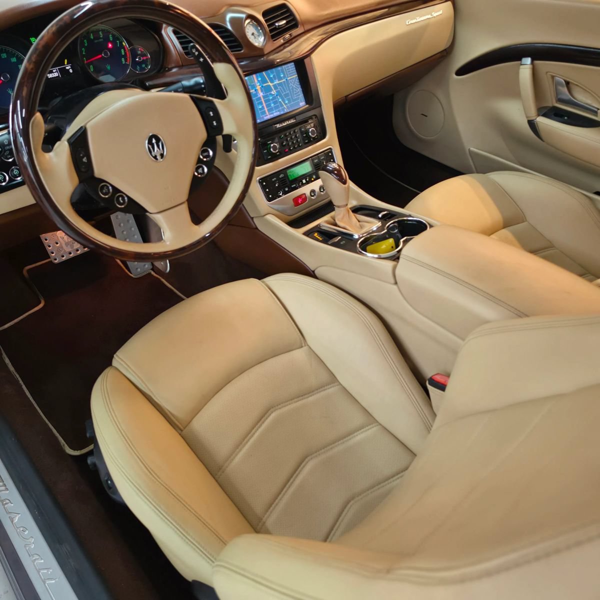 Used 2015 Maserati GranTurismo Sport RWD image 17