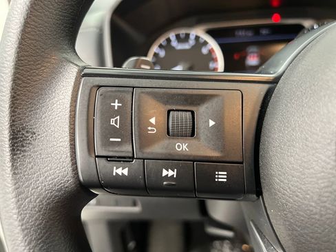 Used 2024 Nissan Rogue S FWD image 38