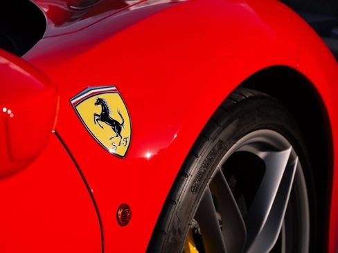 Used 2019 Ferrari 488 Spider image 9