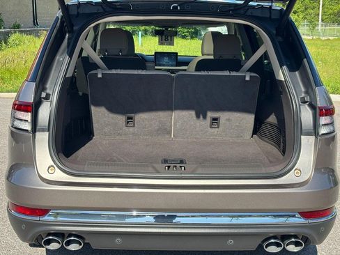 Used 2021 Lincoln Aviator Reserve w/ Equipment Group 201A AWD/4WD image 9