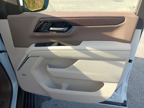 New 2026 GMC Yukon XL Denali image 16