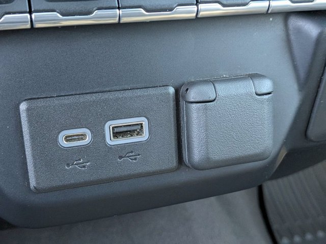 Used 2021 Chevrolet Silverado 1500 LT w/ Bed Protection Package AWD/4WD image 21