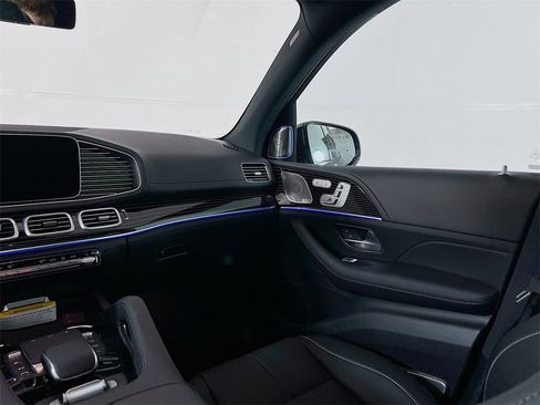 New 2025 Mercedes-Benz GLS 580 4MATIC image 26