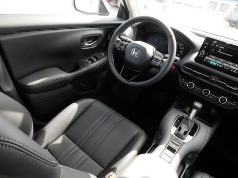 Used 2024 Honda HR-V EX-L image 9