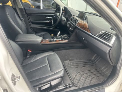 Used 2016 BMW 320i xDrive Sedan AWD/4WD image 8