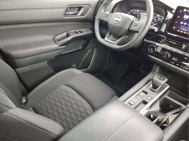 Certified 2026 Nissan Pathfinder SV FWD image 9