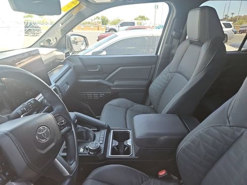 Certified 2025 Toyota 4Runner TRD Off-Road Premium w/ Tow Technology Package AWD/4WD image 5