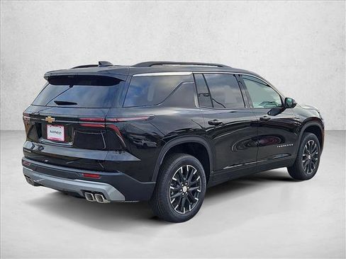 New 2026 Chevrolet Traverse LT image 2
