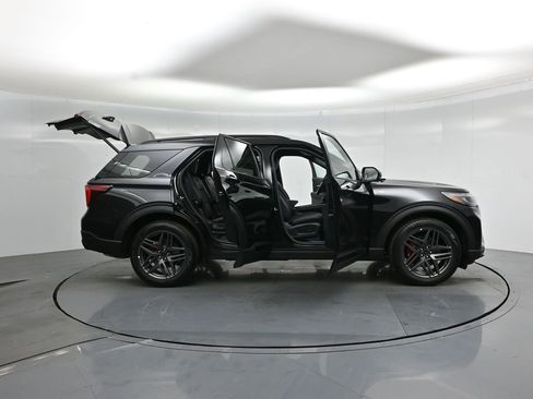 New 2026 Ford Explorer ST-Line image 4