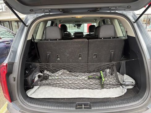 Used 2021 Kia Telluride LX FWD image 11