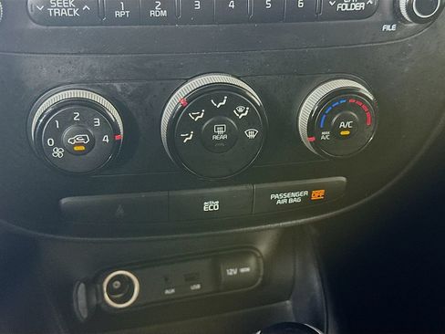 Used 2014 Kia Soul + FWD image 16