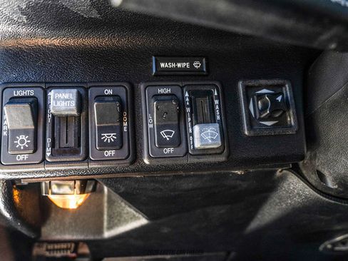 Used 1996 HUMMER H1 4-Door Open Top AWD/4WD image 29