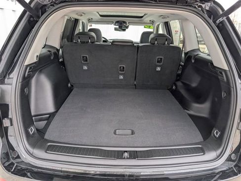 Used 2023 Jeep Grand Cherokee Limited w/ Luxury Tech Group II image 28