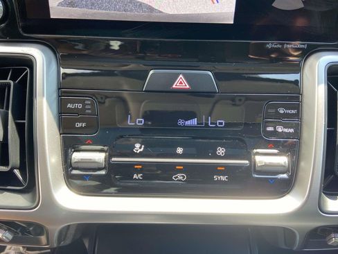 Used 2022 Kia Sorento S w/ Panoramic Sunroof Package FWD image 27