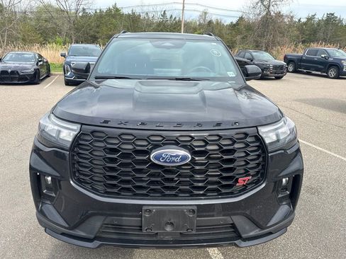 Used 2025 Ford Explorer ST w/ Sun And Sound Package AWD/4WD image 4