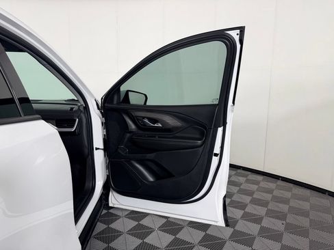Used 2020 GMC Terrain SLT w/ Preferred Package FWD image 29