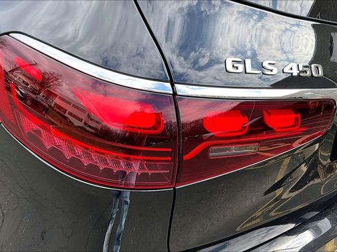 Certified 2024 Mercedes-Benz GLS 450 4MATIC image 32
