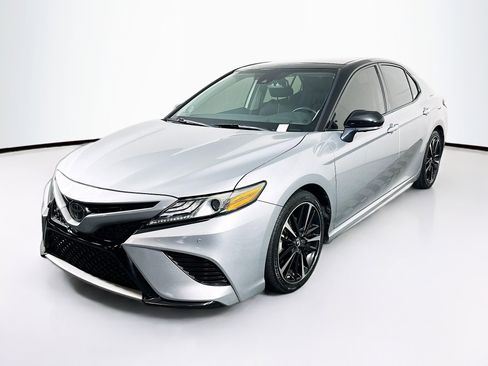 Used 2019 Toyota Camry XSE w/ Driver Assist Package image 3