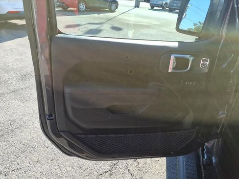 New 2025 Jeep Wrangler Sport S image 9