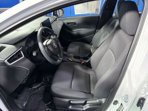Used 2025 Toyota Corolla LE FWD image 22
