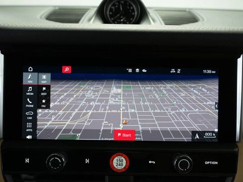 Certified 2022 Porsche Macan AWD/4WD image 20