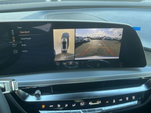 Used 2026 Cadillac Lyriq Premium Luxury image 7