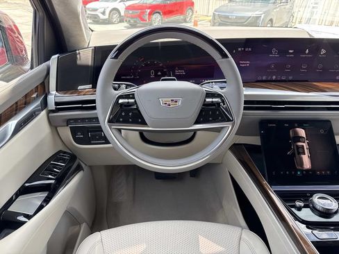 New 2026 Cadillac Escalade ESV Platinum Sport w/ LPO, Floor Liner Package AWD/4WD image 17