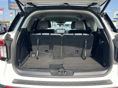Used 2025 Ford Explorer Active w/ Active Comfort Package image 21