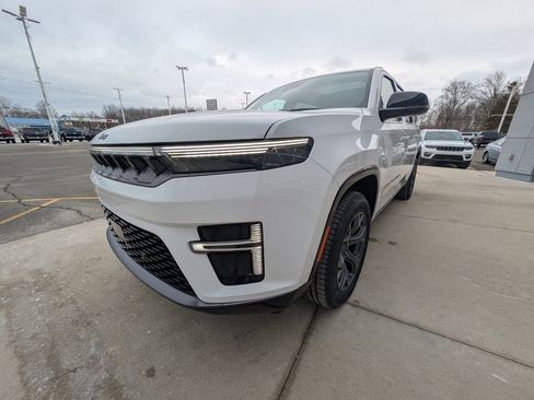 New 2026 Jeep Grand Wagoneer L Limited w/ Premium Group II image 8