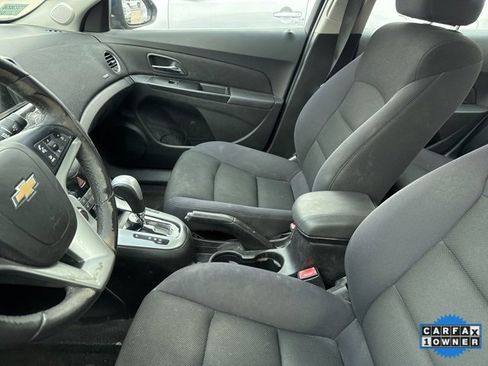 Used 2013 Chevrolet Cruze LT image 3
