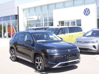 New 2025 Volkswagen Tiguan SE image 1