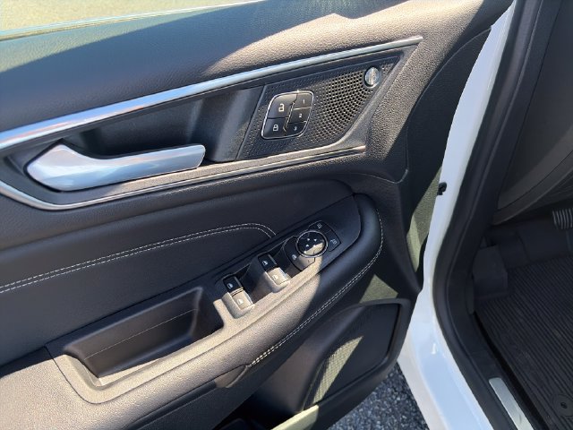 Used 2022 Ford Edge Titanium AWD/4WD image 17