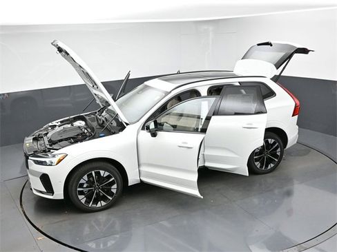 New 2026 Volvo XC60 B5 Plus w/ Protection Package Premier image 53