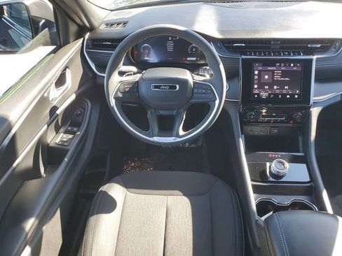 Certified 2025 Jeep Grand Cherokee L Laredo w/ Trailer Tow Package image 20