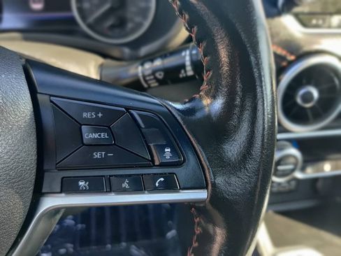 Used 2023 Nissan Sentra SR w/ Midnight Edition Package FWD image 12