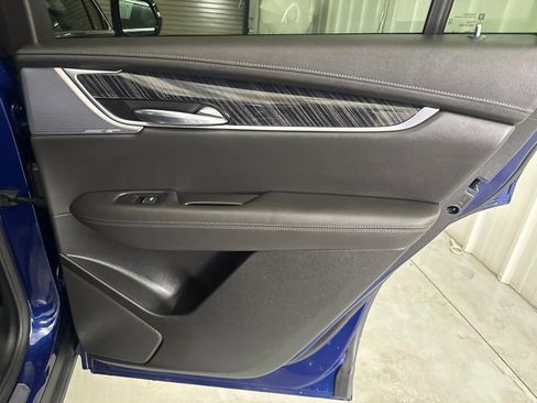 Certified 2025 Cadillac XT6 Premium Luxury FWD image 17