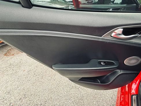 Used 2018 Kia Stinger GT2 AWD/4WD image 12