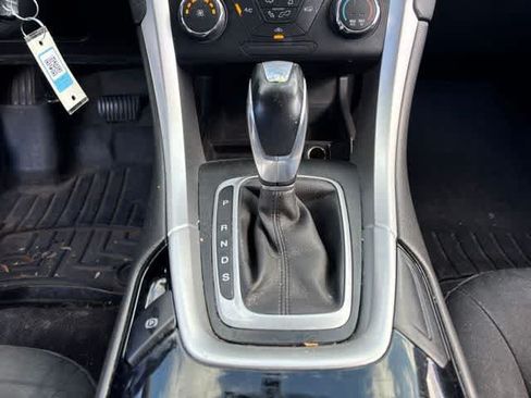 Used 2013 Ford Fusion SE FWD image 18