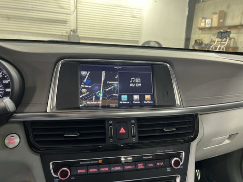 Used 2017 Kia Optima EX w/ Premium Package image 13