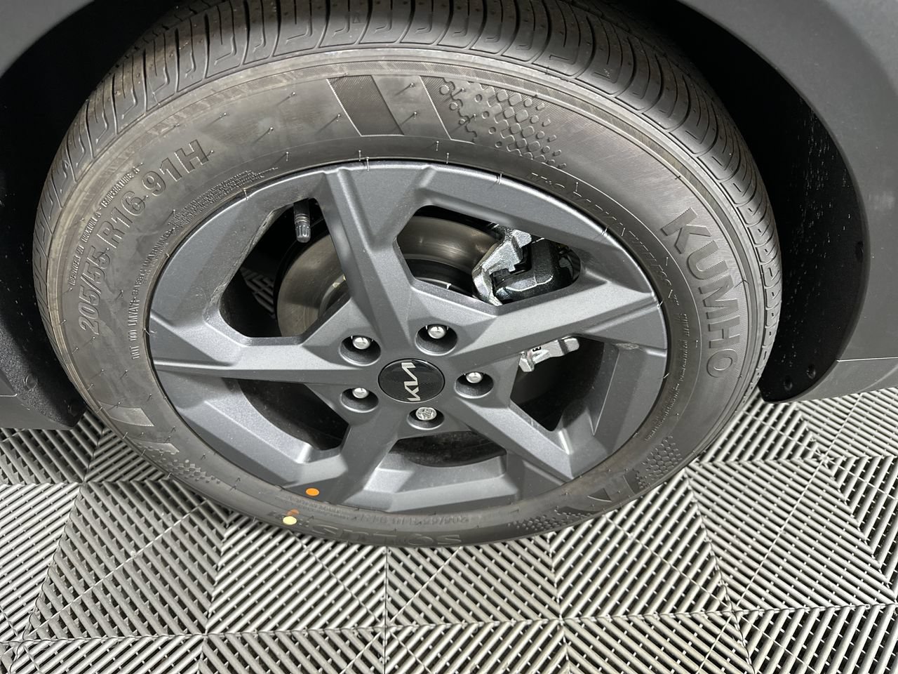 New 2026 Kia K4 FWD image 21