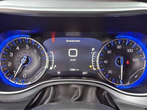 Used 2026 Chrysler Pacifica Limited w/ Uconnect Theater Family Group AWD/4WD image 18