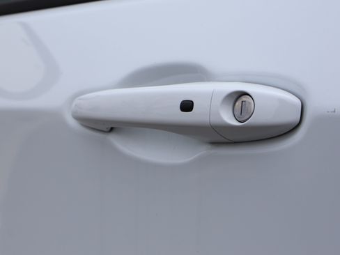 Used 2025 Jeep Compass Limited image 22