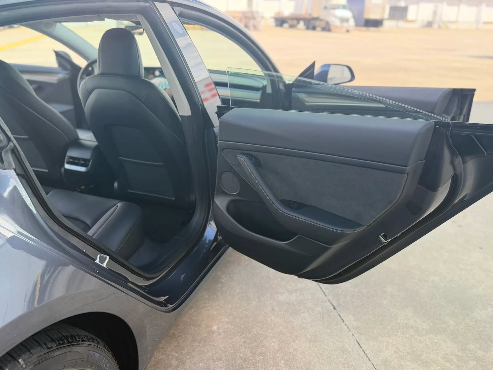 Used 2022 Tesla Model 3 Long Range AWD/4WD image 21