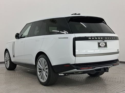 New 2026 Land Rover Range Rover SE image 3