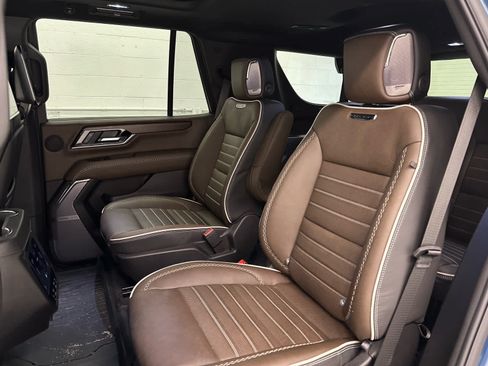 Used 2026 GMC Yukon Denali Ultimate AWD/4WD image 16