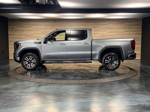 Used 2025 GMC Sierra 1500 AT4 w/ Technology Package AWD/4WD image 12