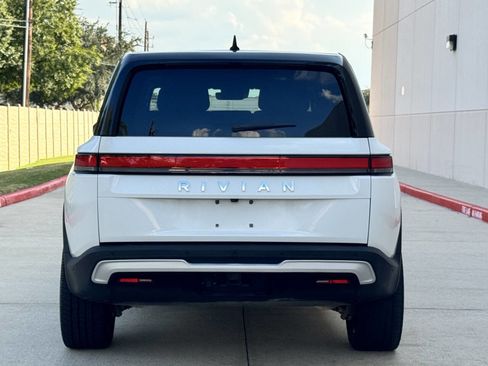 Used 2022 Rivian R1S Launch Edition image 5