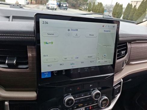 Used 2023 Ford Expedition Limited image 18