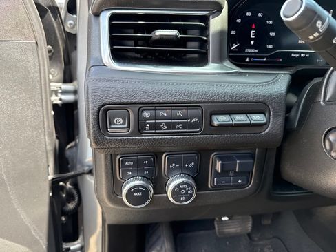 Used 2024 GMC Yukon Denali w/ Advanced Technology Package AWD/4WD image 18